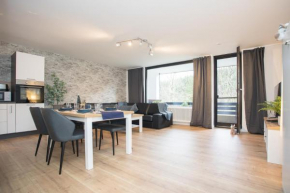 Deluxe Apartment for 5 - Sauna & Pool - Free Parking